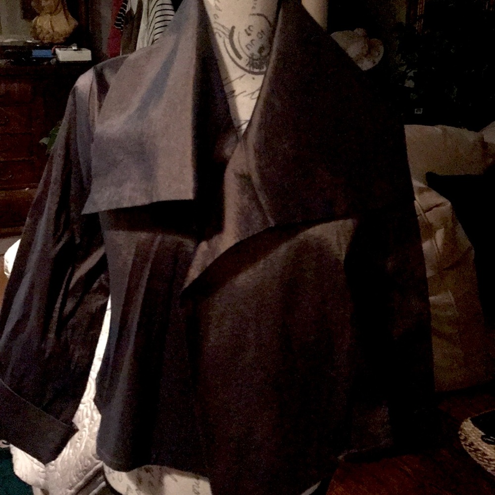 Elegant Marla satin evening jacket